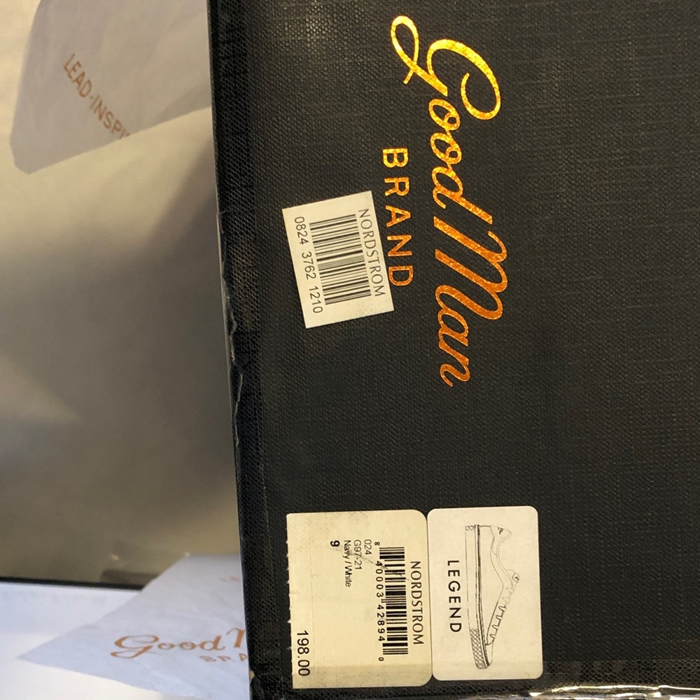 Like New men’s size 9 Good Man Brand Legend Sneakers in Navy and White with box - Picture 11 of 14